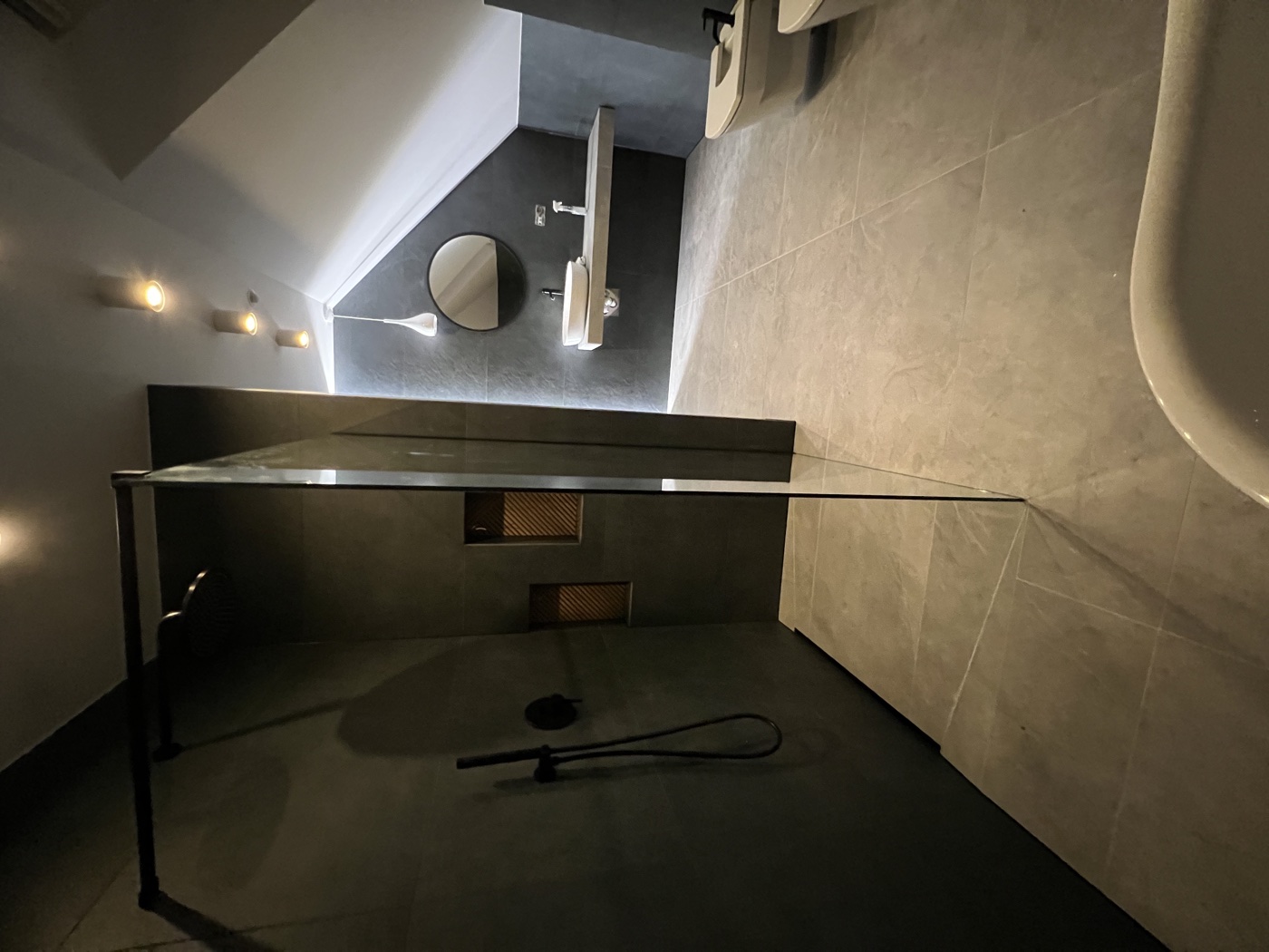 Realizacja FKJ – płytki ceramiczne
